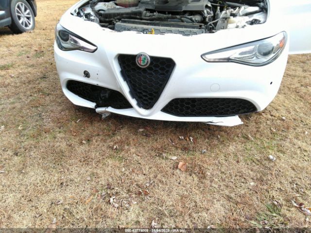 Alfa Romeo Giulia Ti Rwd Image 9