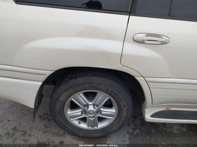 Lexus LX 470 Image 16