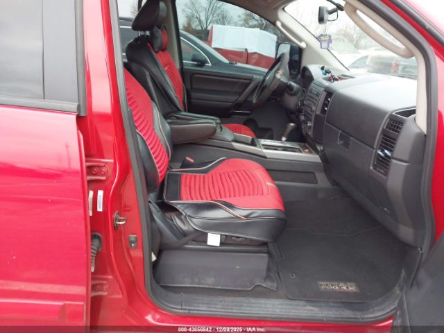 Nissan Titan Pro-4x Image 3