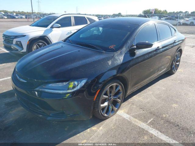 Chrysler 200 S Image 4