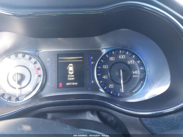 Chrysler 200 S Image 8