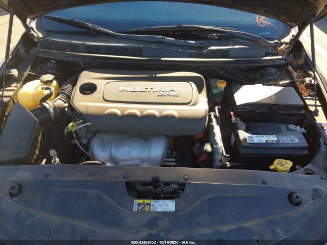 Chrysler 200 S Image 2