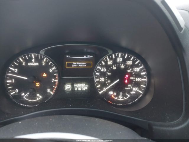 Nissan Pathfinder S Image 2