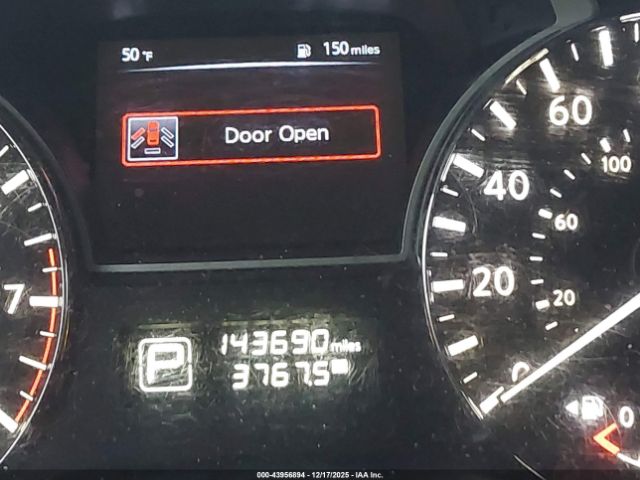 Nissan Pathfinder S Image 5