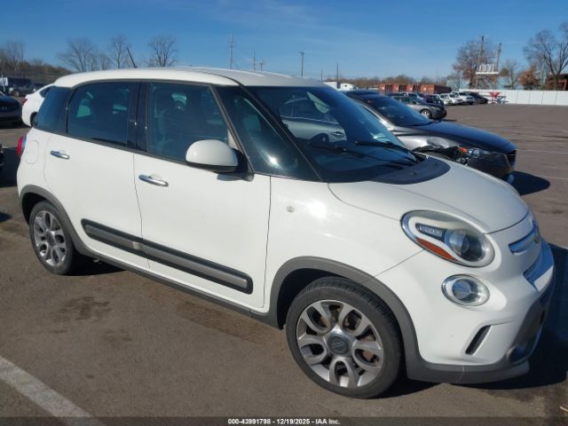 FIAT 500L Trekking Image 1