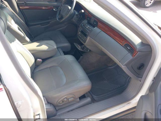 Cadillac DeVille Standard Image 11