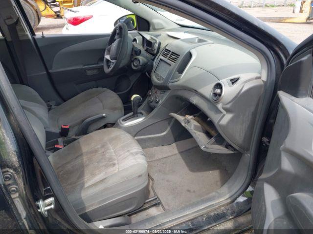 Chevrolet Sonic Lt Auto Image 2