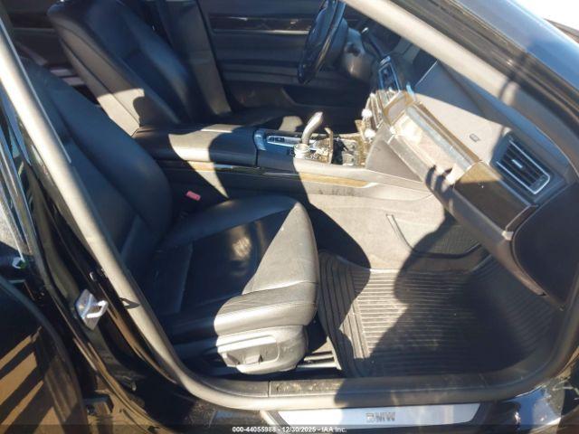 BMW 7 Series Image 16