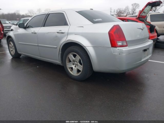 Chrysler 300 Touring Image 5