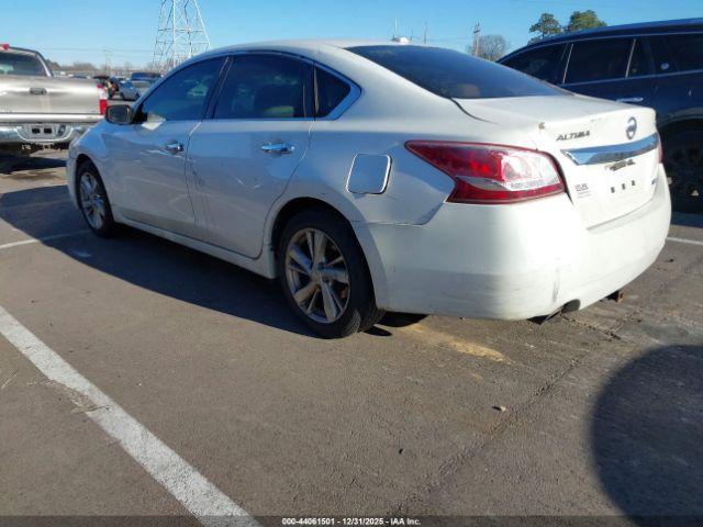 Nissan Altima 2.5 Sv Image 8