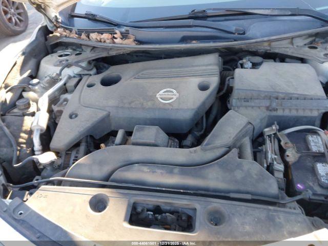 Nissan Altima 2.5 Sv Image 4