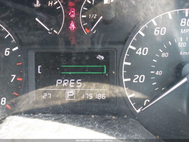 Nissan Sentra S Image 8