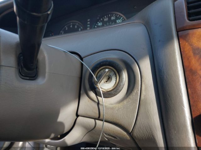 Toyota Avalon Xl Image 8