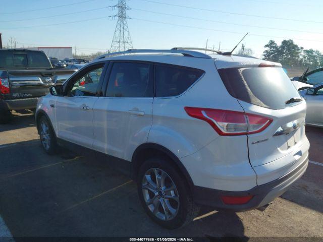 Ford Escape Titanium Image 3