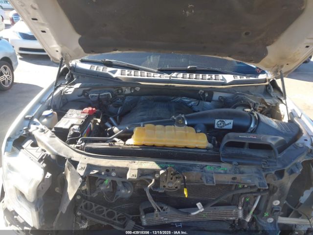 Ford F-150 Platinum Image 16