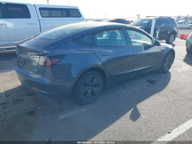 Tesla Model 3 Rear-wheel Drive Image 8