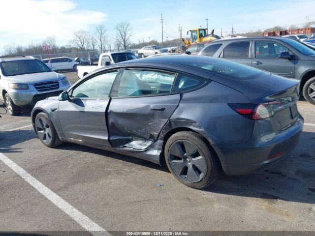 Tesla Model 3 Rear-wheel Drive Image 10