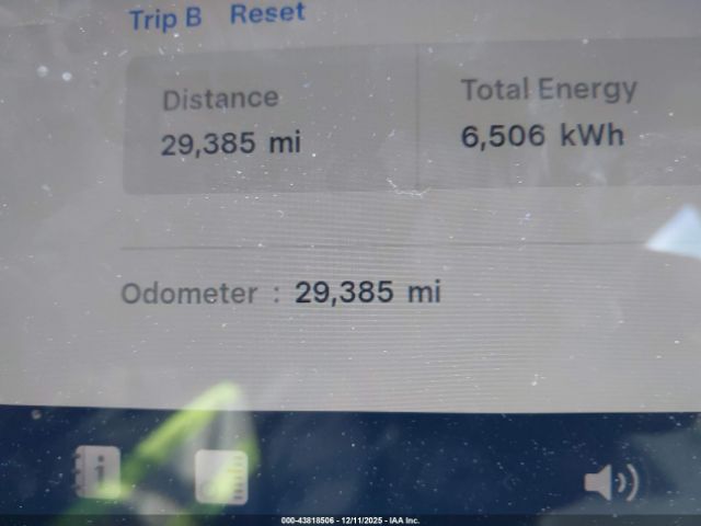 Tesla Model 3 Rear-wheel Drive Image 13