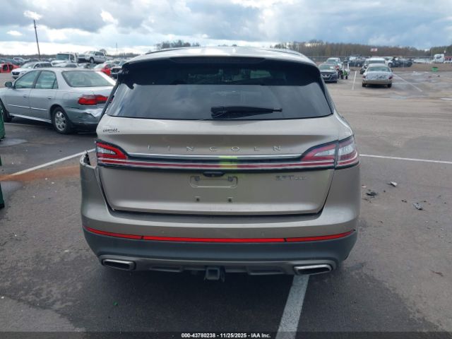 Lincoln Nautilus Reserve Image 15