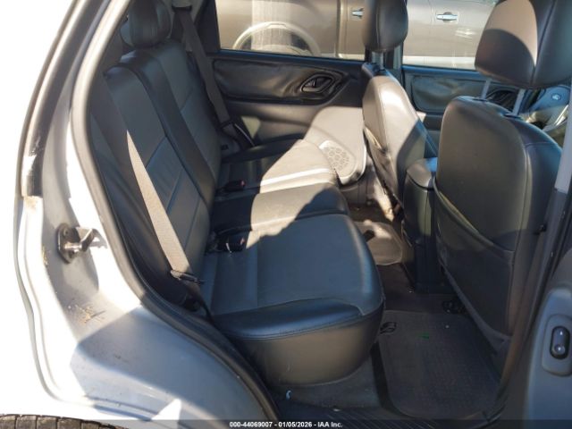 Ford Escape Xlt Image 8