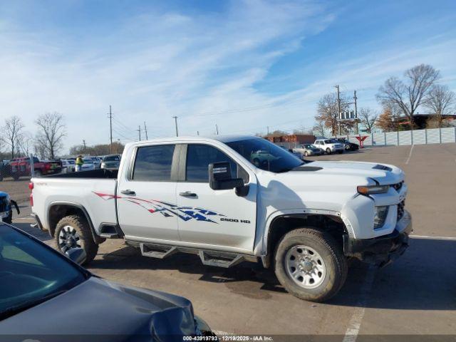 Chevrolet Silverado 2500 4wd  Standard Bed Custom Image 11