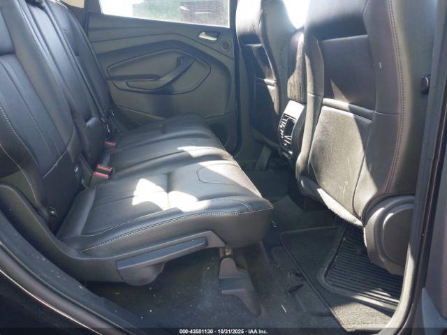 Ford Escape Titanium Image 6