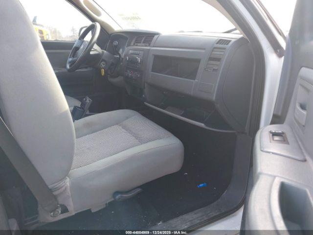 Dodge Dakota Image 2