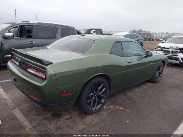 Dodge Challenger Sxt Image 4