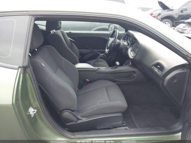 Dodge Challenger Sxt Image 6