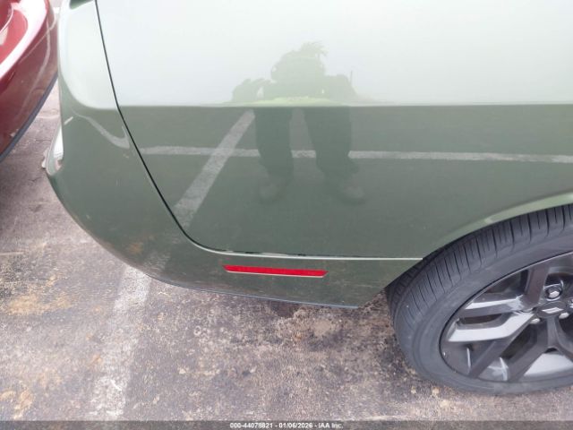 Dodge Challenger Sxt Image 11