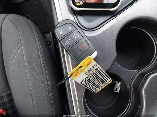 Dodge Challenger Sxt Image 8