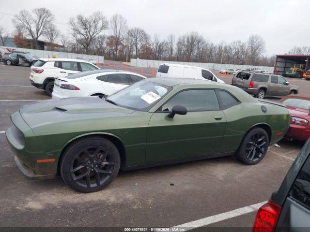 Dodge Challenger Sxt Image 9