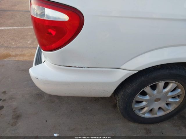 Chrysler Town & Country Lx Image 5