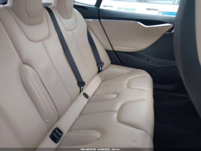 Tesla Model S Image 15