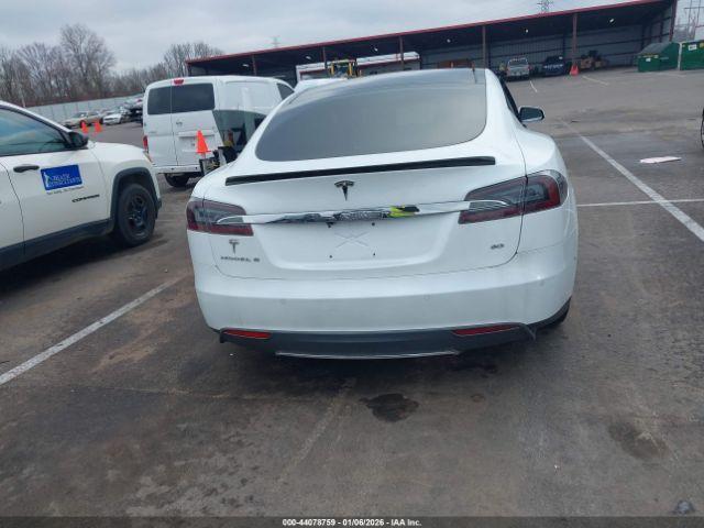 Tesla Model S Image 7