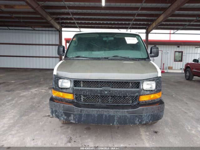 Chevrolet Express Work Van Image 5