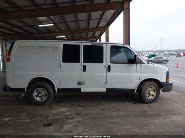 Chevrolet Express Work Van Image 11