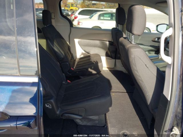 Chrysler Pacifica Lx Image 6