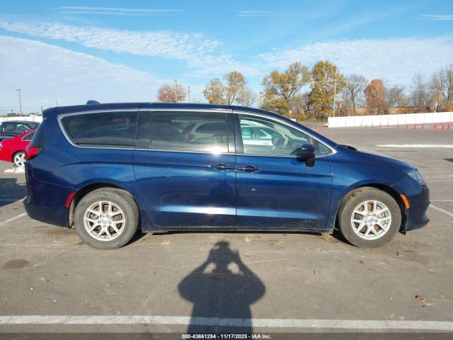 Chrysler Pacifica Lx Image 5