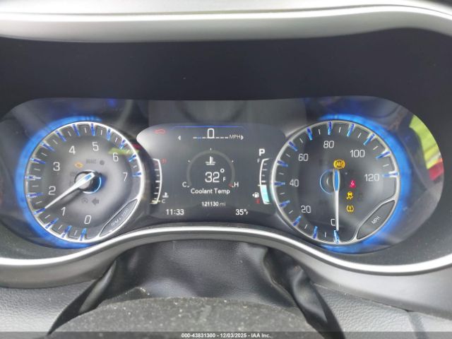 Chrysler Pacifica Touring L Plus Image 9