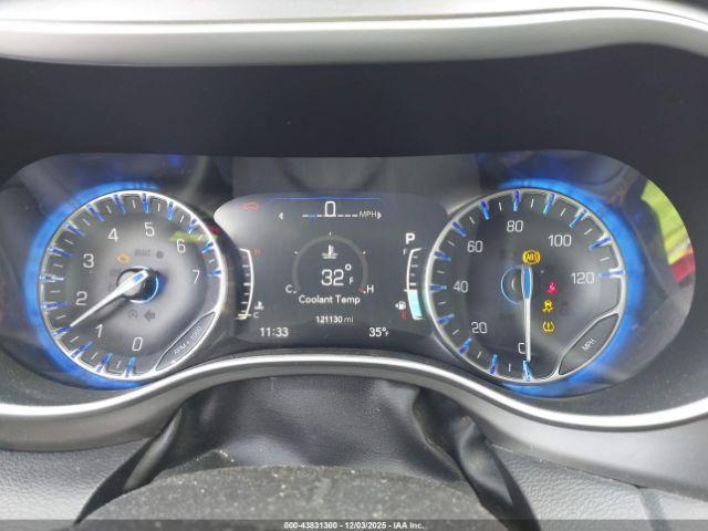 Chrysler Pacifica Touring L Plus Image 9