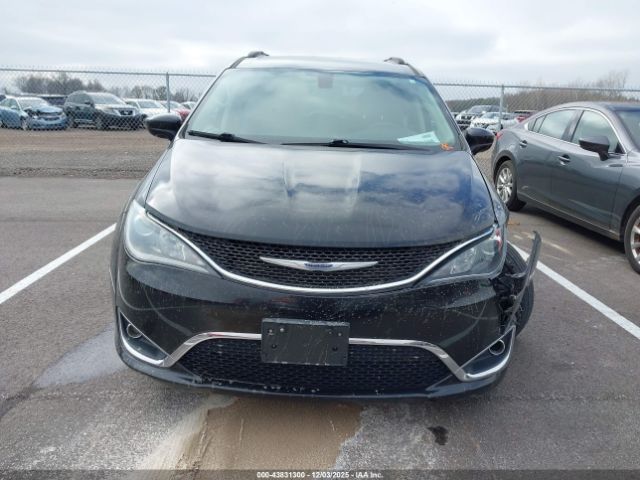 Chrysler Pacifica Touring L Plus Image 16